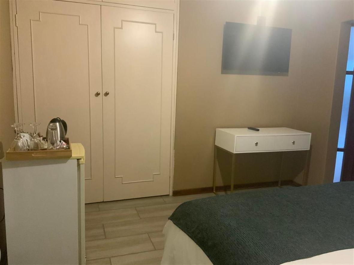 Marina Views Guesthouse 哈特比斯普特 外观 照片